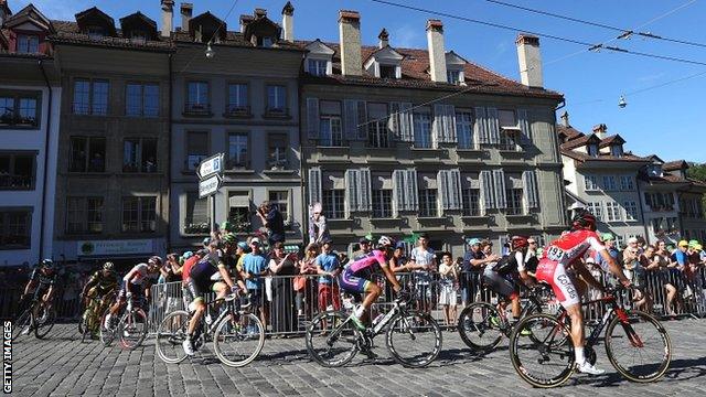 Bern streets at end of stage 16