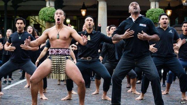 Jonah Lomu and the Ngati Ranana London Maori Club perform a haka