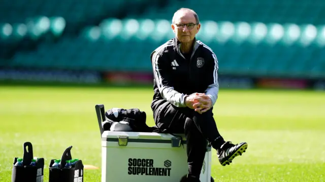 Martin O'Neill in Celtic training
