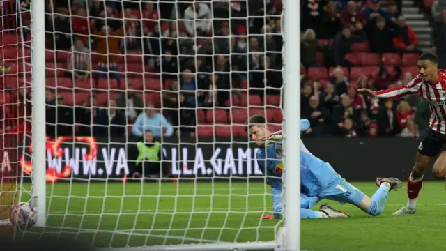 Leeds United goalkeeper Illan Meslier makes the error to concede at Sunderland