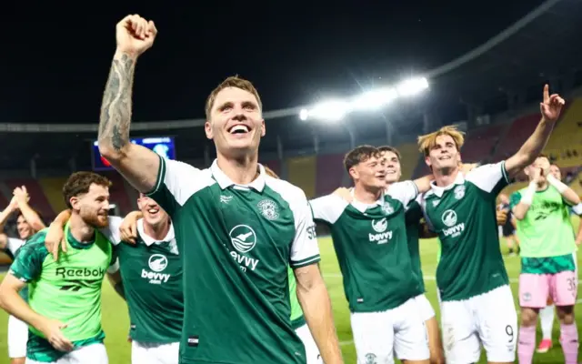 Hibernian defender Jason Kerr