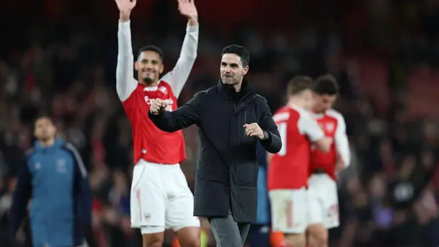Arsenal manager Mikel Arteta celebrates at the end of the match
