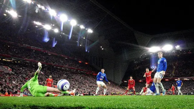 Diogo Jota scores for Liverpool against Everton