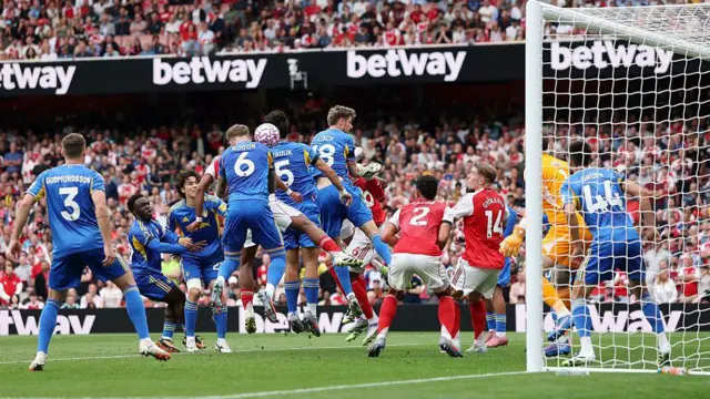 Arsenal score against Leeds