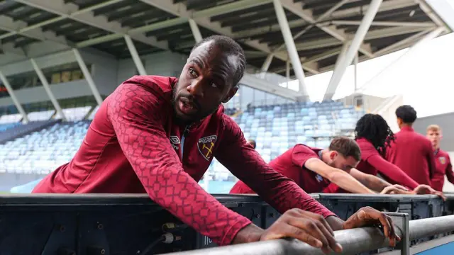 Michail Antonio warming up while playing for West Ham United Under-21s