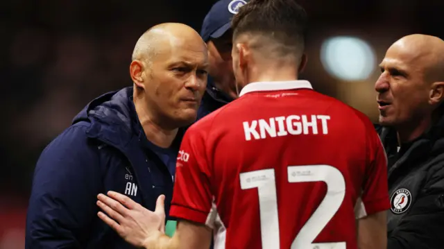 Jason Knight intervenes between Alex Neil and Gerhard Struber