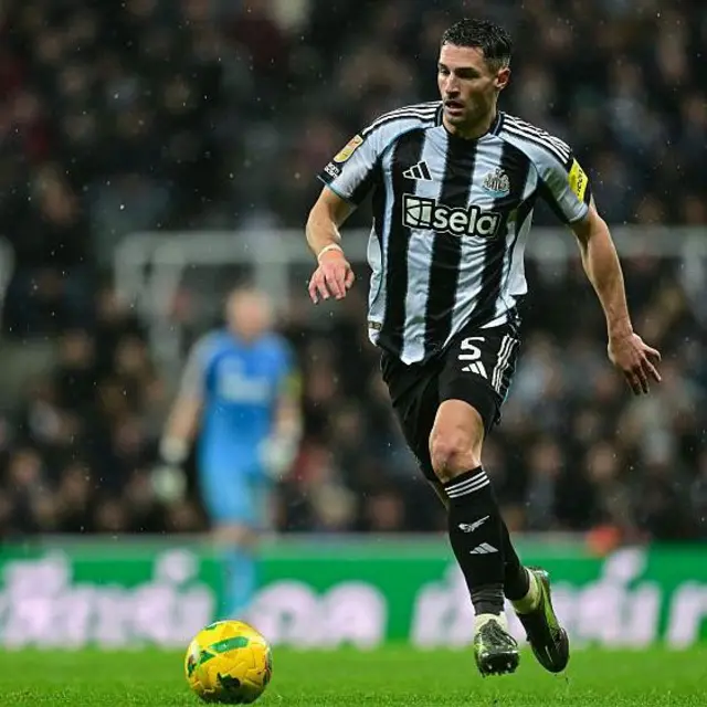 Fabian Schar dribbling with the ball
