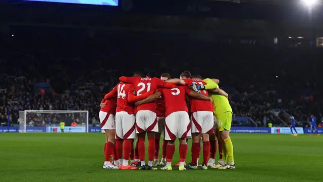 Nottingham Forest players huddle