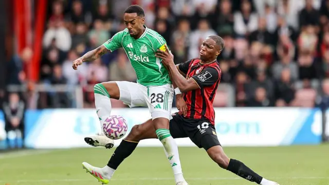 Joe Willock playing for Newcastle