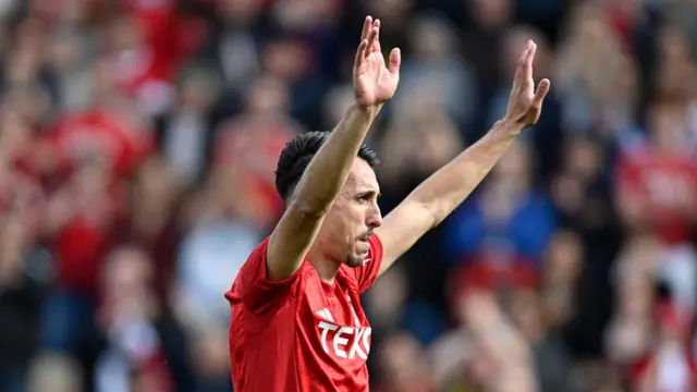 Bojan Miovski waves goodbye to Aberdeen fans