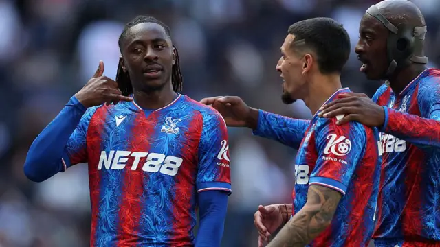 Palace players celebrate against Tottenham