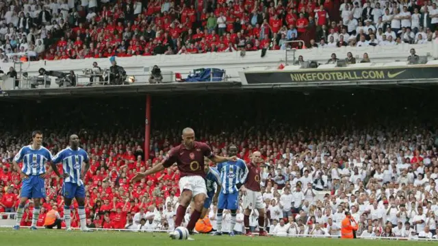 Henry converts his penalty against Wigan 