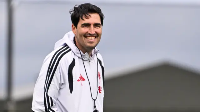 Andoni Iraola takes a training session
