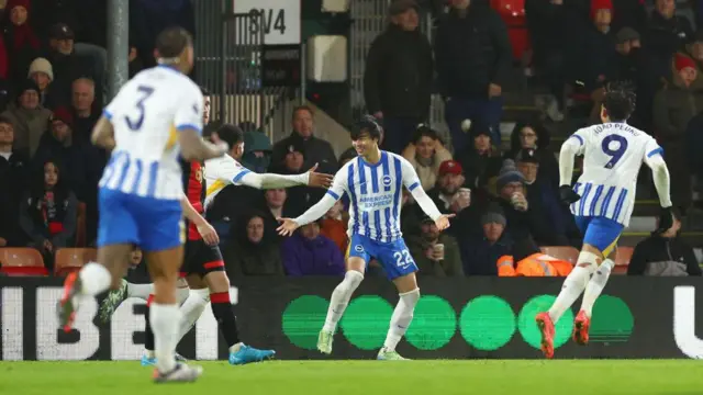 Kaoru Mitoma of Brighton & Hove Albion celebrates