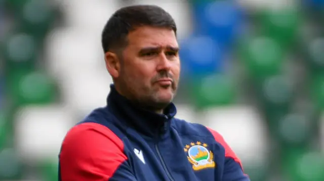 David Healy on the sideline during Linfield's victory over Dungannon 