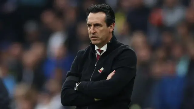 Aston Villa's Spanish head coach Unai Emery looks on during the English Premier League football match between Tottenham Hotspur and Aston Villa at the Tottenham Hotspur Stadium