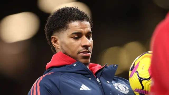 Marcus Rashford of Manchester United warms up
