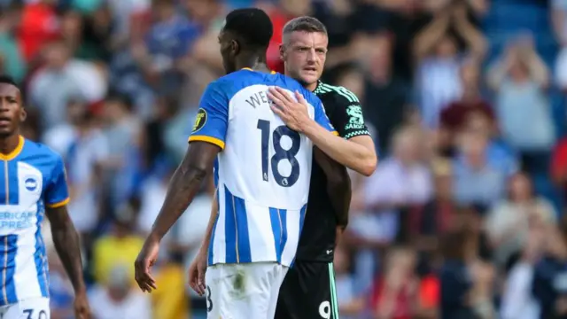 Jamie Vardy embraces Danny Welbeck