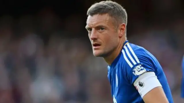 Jamie Vardy of Leicester City looks on during the Premier League match between Arsenal FC and Leicester City FC at Emirates Stadium