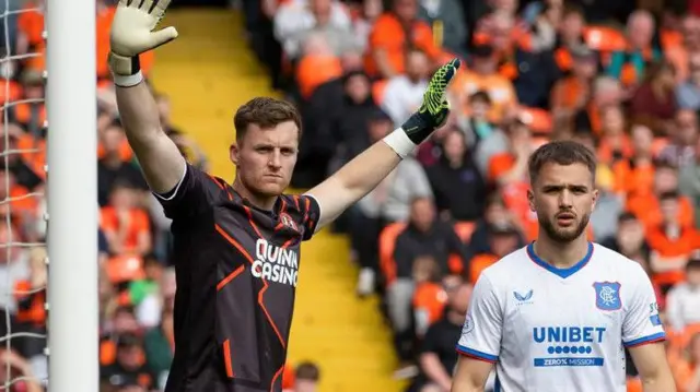 Dundee Utd goalkeeper Jack Walton and Rangers midfielder Nico Raskin