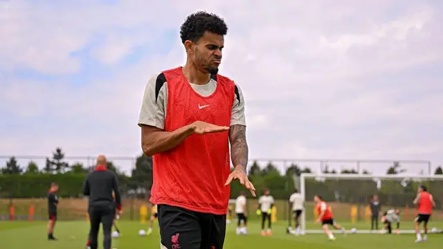  Luis Diaz in Liverpool training