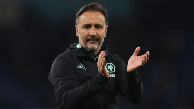 Pereira applauds the Wolves fans 