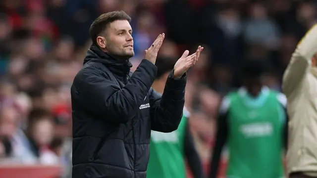 Fabian Hurzeler applauds the Brighton fans