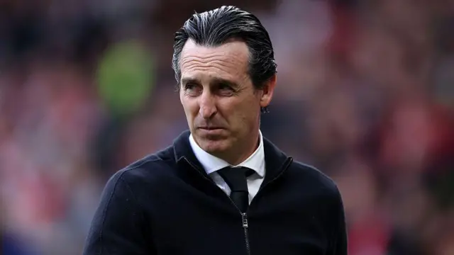 Unai Emery looks on