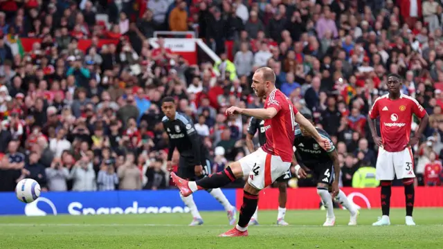 Christian Eriksen scores for Manchester United