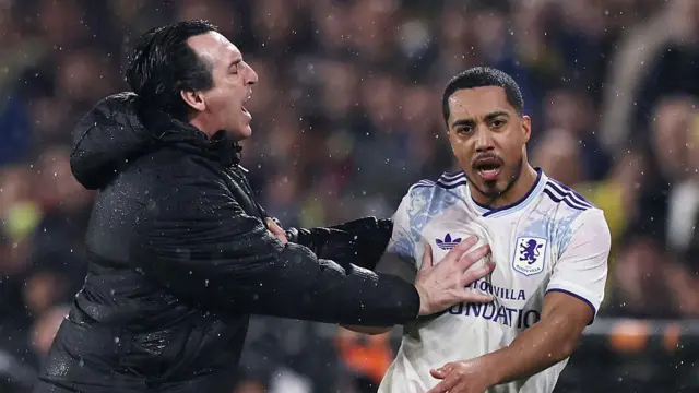 Emery pushes Tielemans in an Aston Villa game