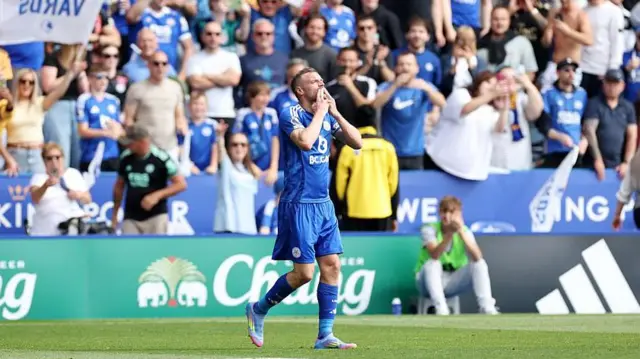 Jamie Vardy scores for Leicester City