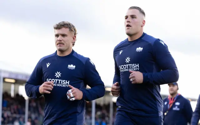 Edinburgh's Darcy Graham (L) and Duhan van der Merwe