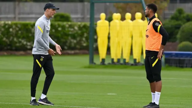 Thomas Tuchel and Ruben Loftus-Cheek of Chelsea during a training session