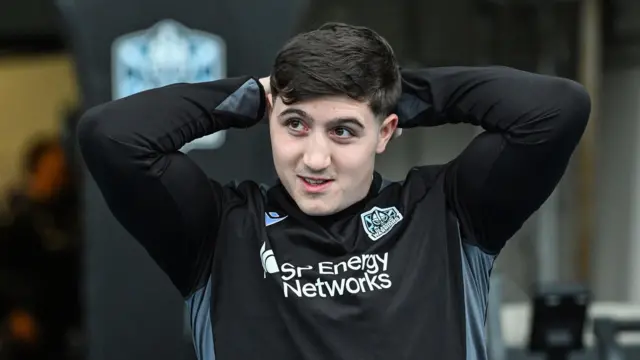Johnny Ventisei in Glasgow training