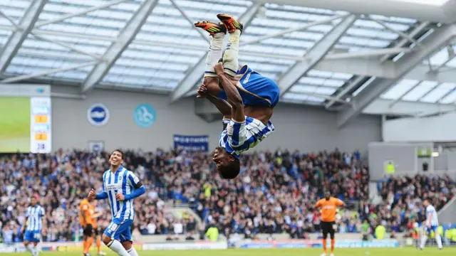 Kazenga LuaLua's iconic celebration