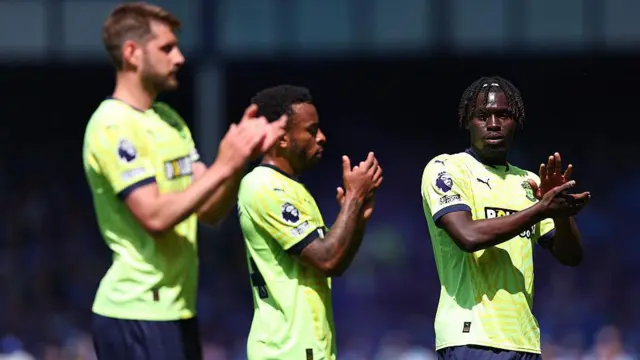 Southampton players against Everton
