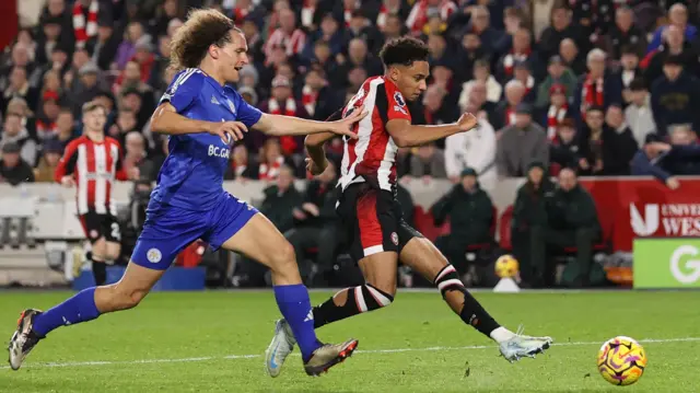 Kevin Schade scores for Brentford against Leicester