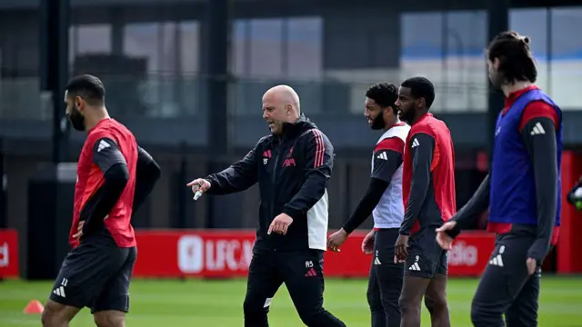 Arne Slot during a training session