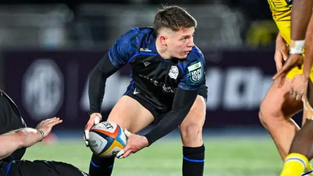 Jack Oliver signed his first professional contract with Glasgow this week