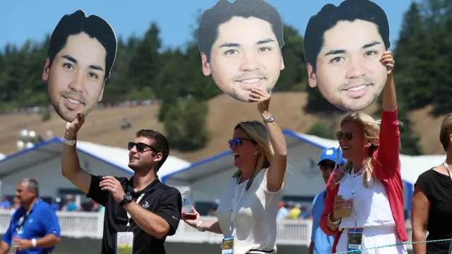 Fans of Jason Day