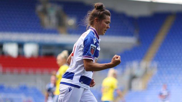 Fara Williams celebrates for Reading