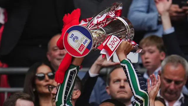 Sunderland lifted the Championship play-off final trophy in 2024-25