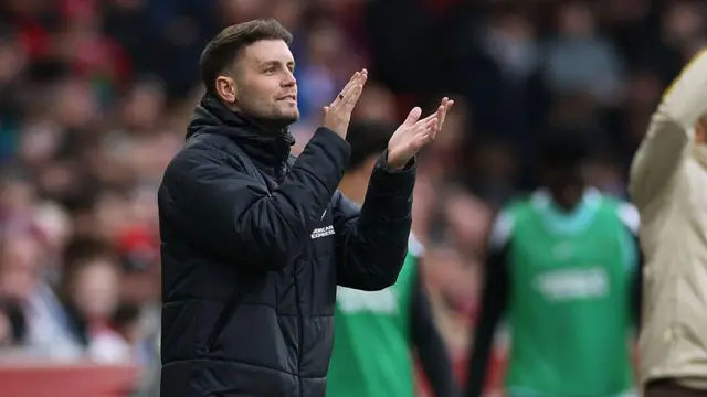 Fabian Hurzeler applauds