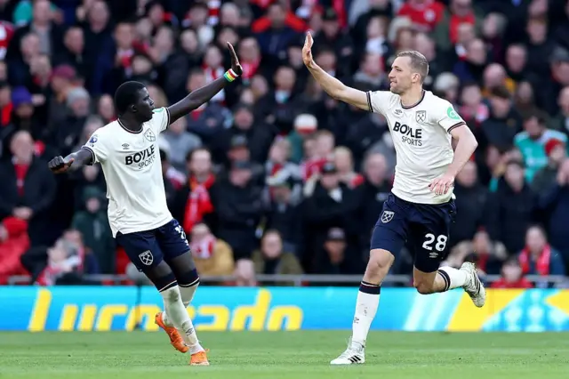 Tomas Soucek of West Ham United celebrates scoring his team's first goal with teammate El Hadji Malick Diouf 
