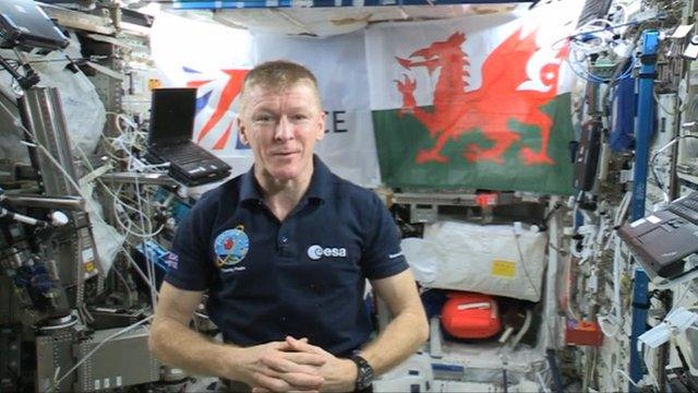 Maj Tim Peake with the Welsh flag