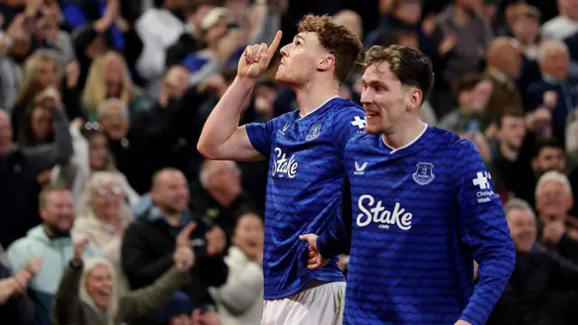 Jake O'Brien of Everton celebrates scoring with team-mate James Garner