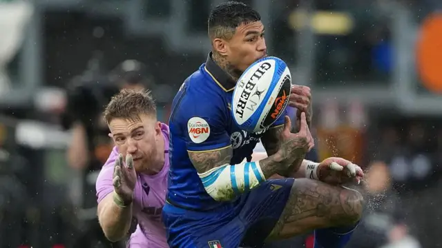Kyle Steyn in action against Italy