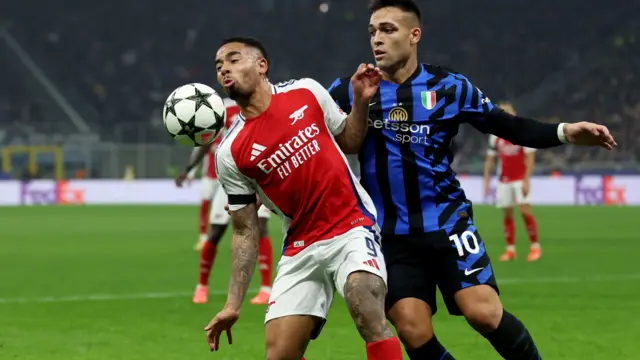 Gabriel Jesus controls the ball on his chest while playing for Arsenal