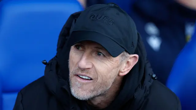 Gary Rowett pulling a face on the bench