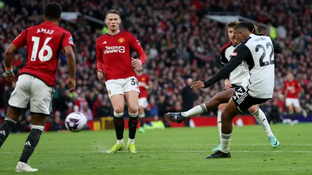 Alex Iwobi scores for Fulham against Manchester United